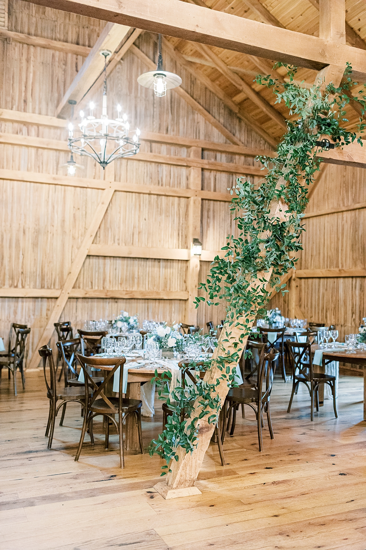 Sarah’s Floral Design ironstone ranch stone gables star barn wedding reception