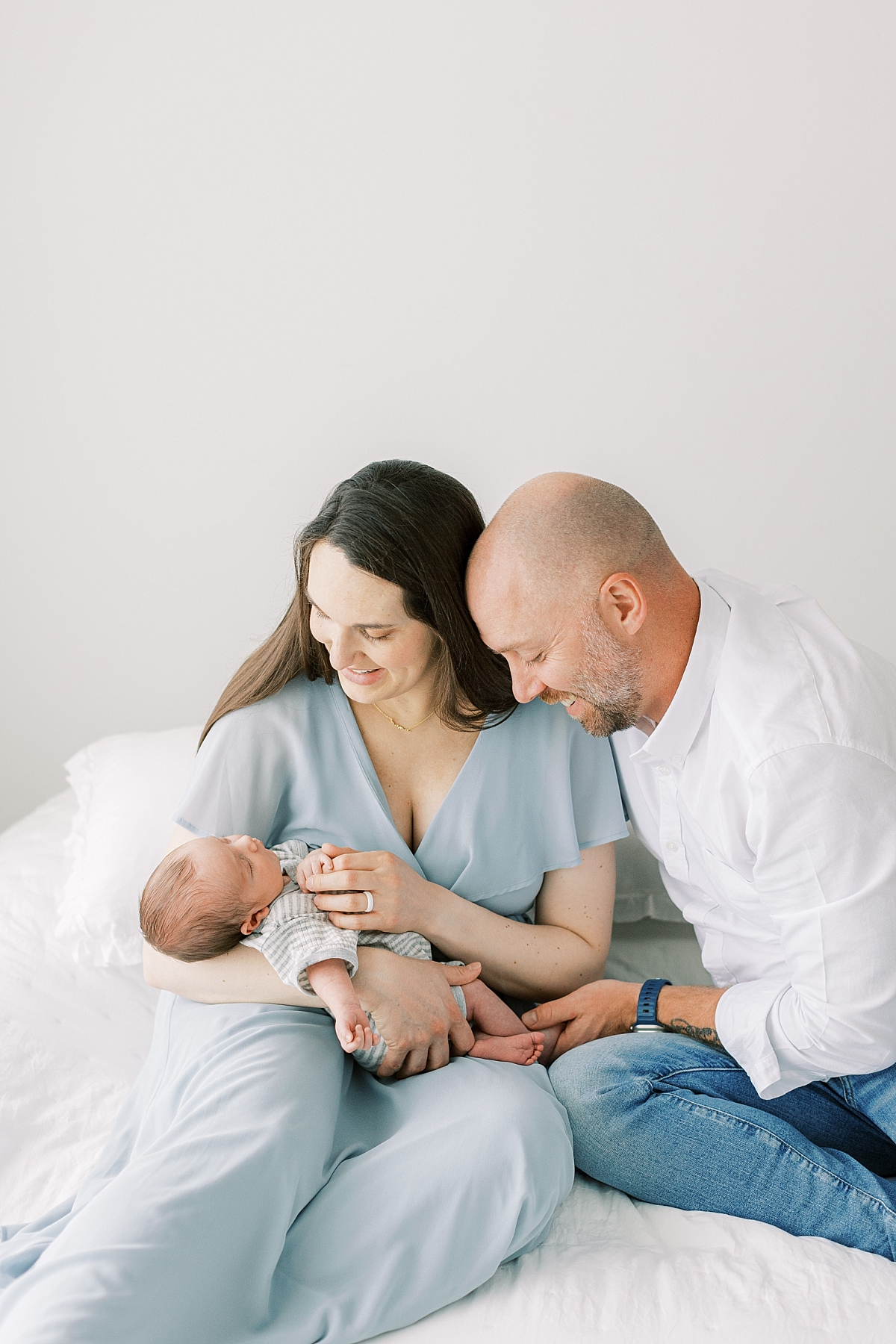 newborn photographer in lancaster pa rebecca shivers photography mom and dad