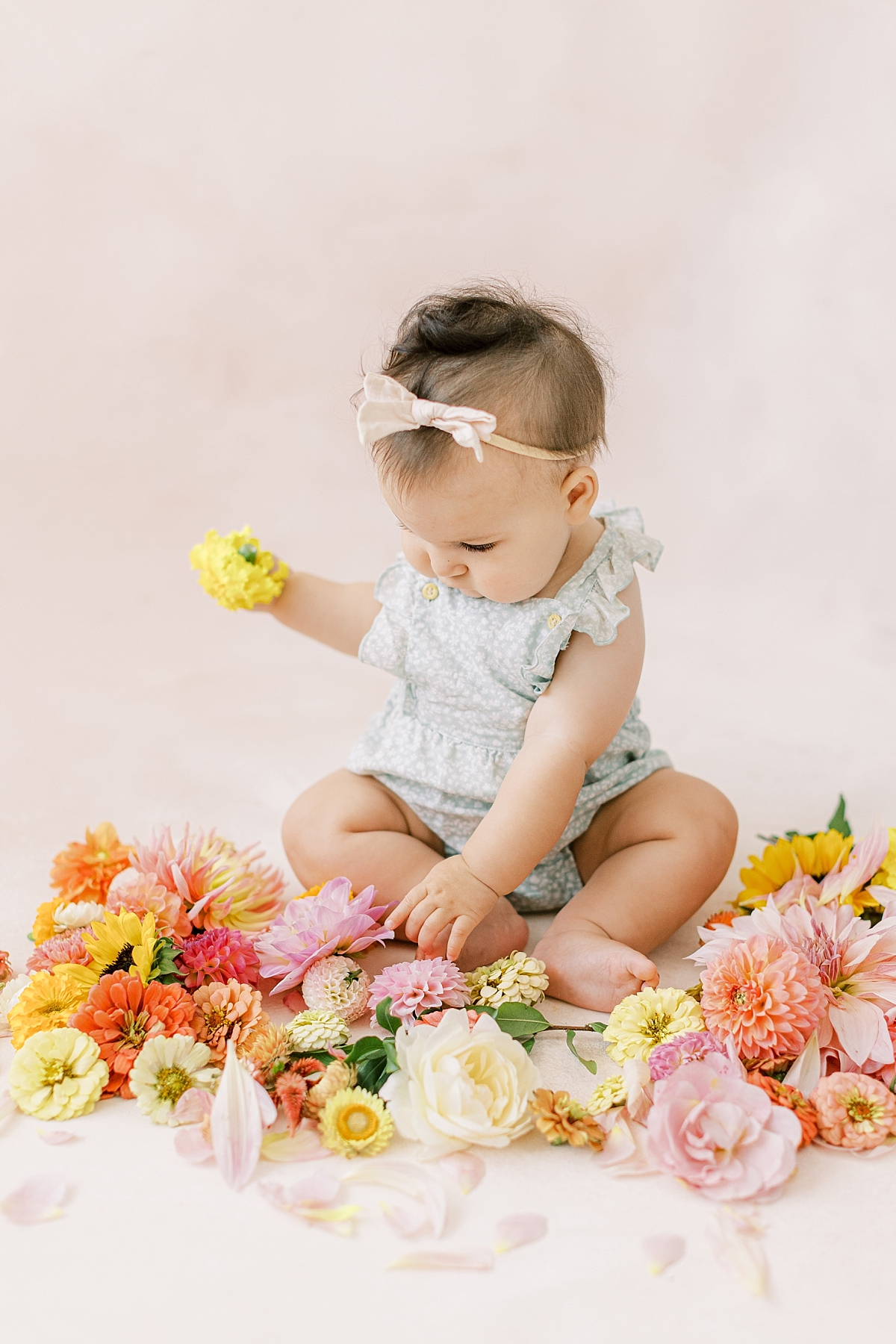 sitter session 6 months photo studio