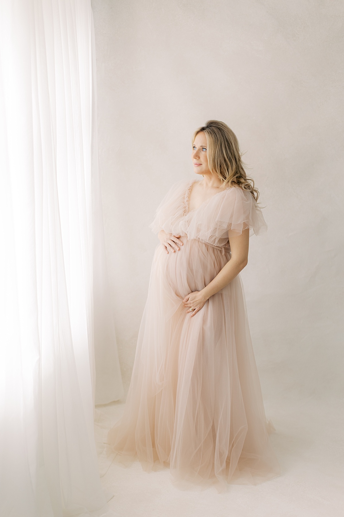 lancaster pa maternity session in winter, long tulle dress